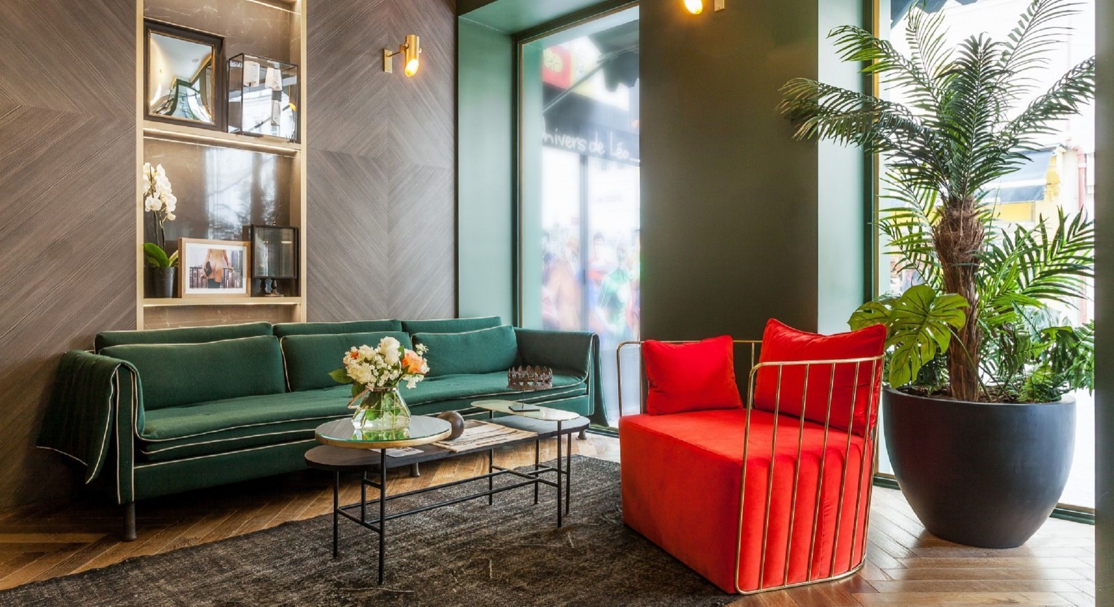 Handsome Hotel - Lobby